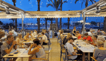 Terraza con vistas privilegiadas al puerto de Dénia