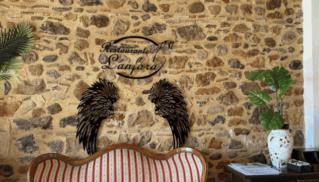 Imagen: Un interior cuidado con detalles mediterráneos