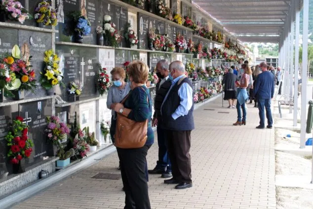 cementerio de denia en el dia de tots sants