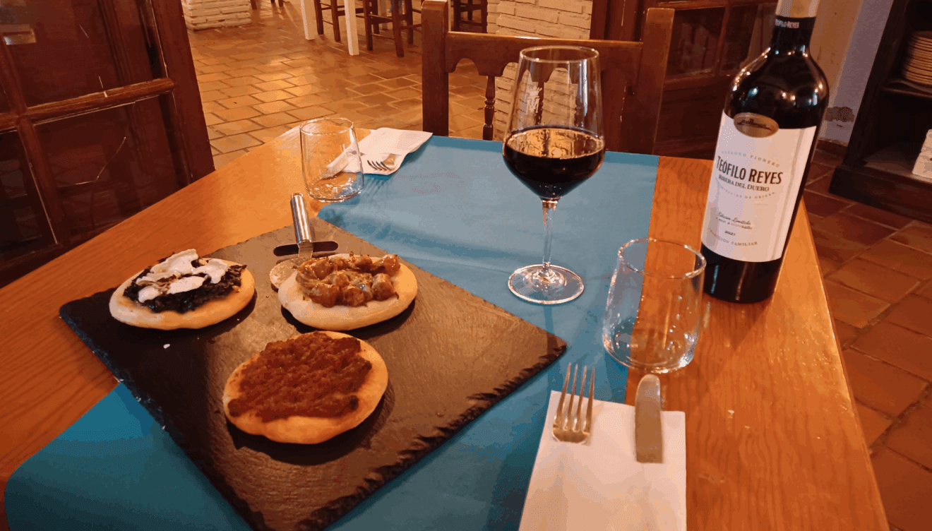 Cocas tradicionales y vino de calidad