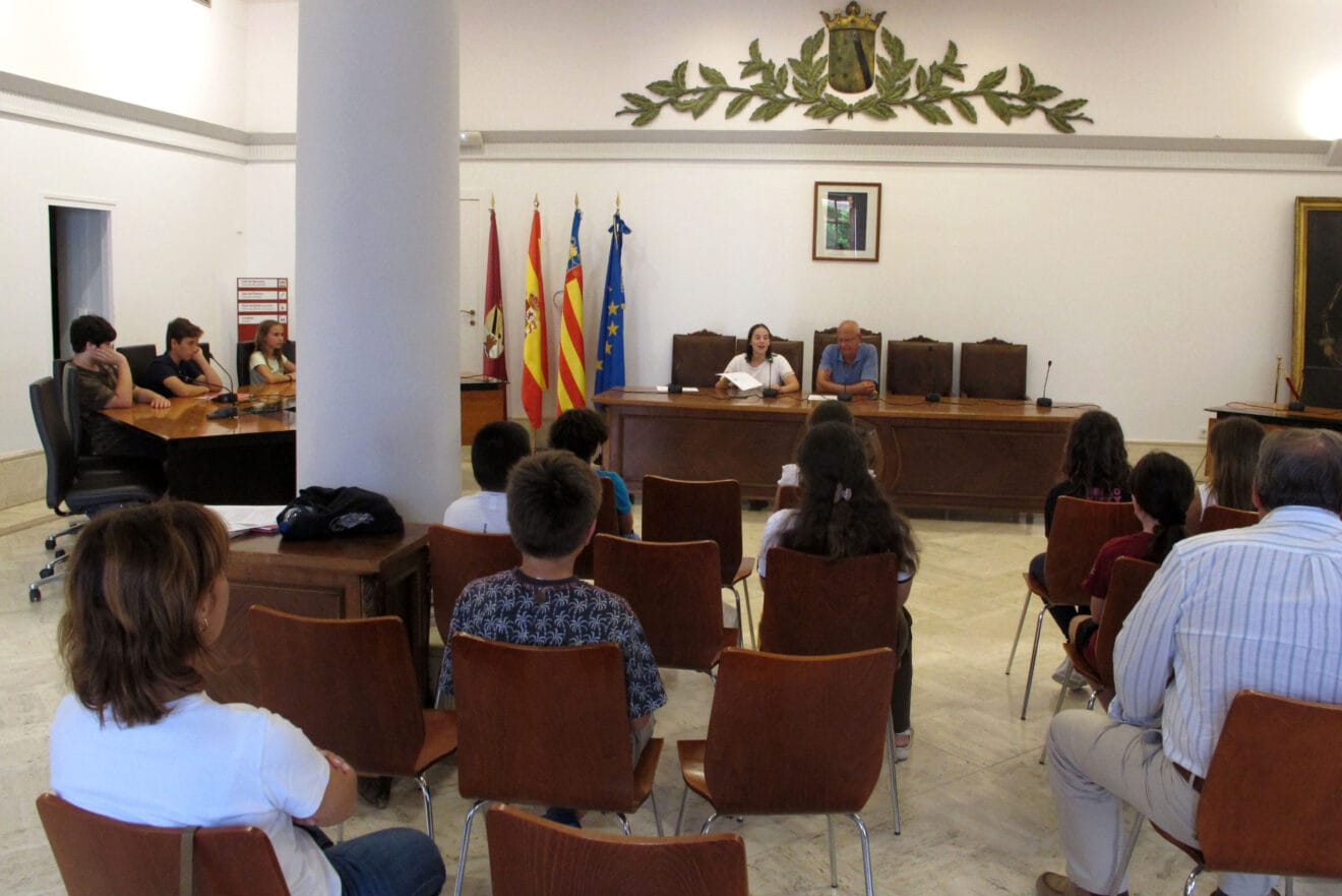 Dénia constituye el Consell de Infancia y Adolescencia 20252026 (1)