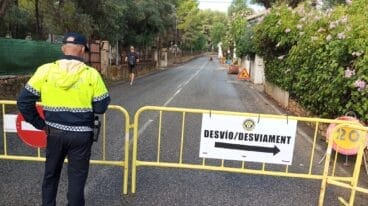 Desvío por el paseo de la playa de Les Rotes 8