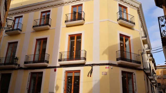 Imagen: Fachada de la Biblioteca Municipal de Dénia