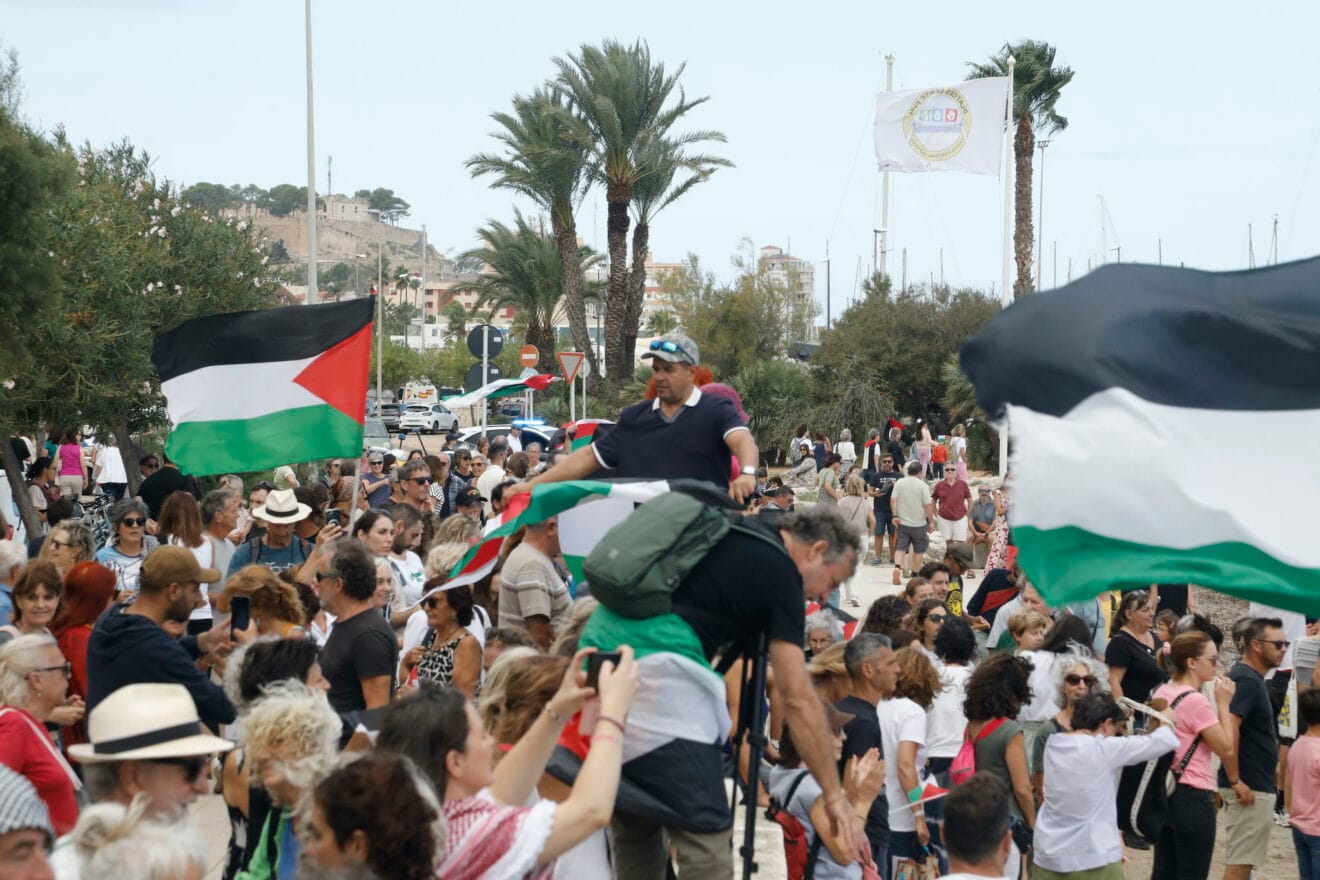 Manifestación por Palestina en la Marineta Cassiana