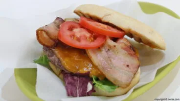 Hamburguesa con productos de calidad