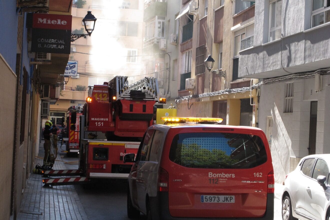 Incendio en un edificio de Dénia