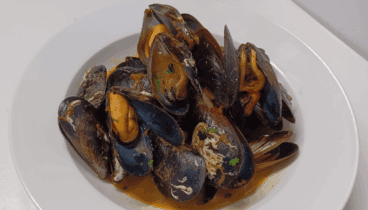 Mejillones al vapor con su picaeta