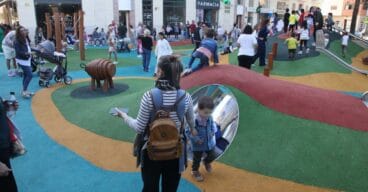 ninos en un parque de denia