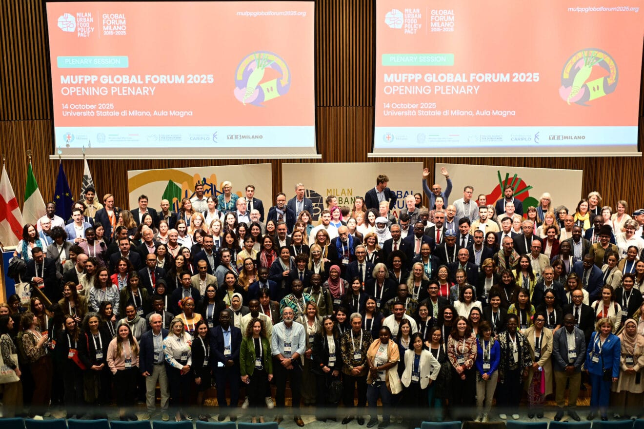 Representantes de las 130 ciudades participantes en el Foro