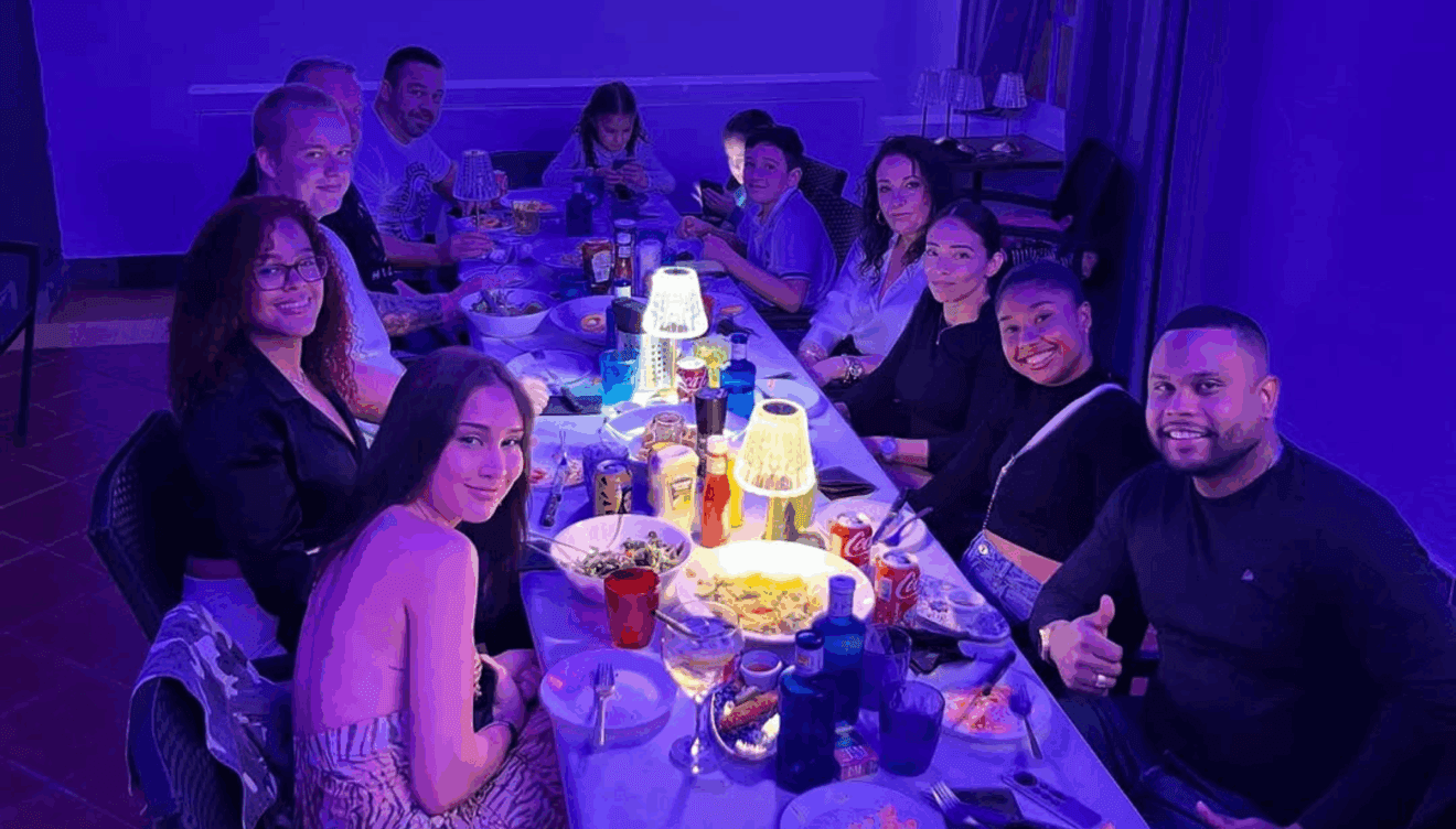Cena con amigos o en familia en uno de los locales más versátiles de Dénia