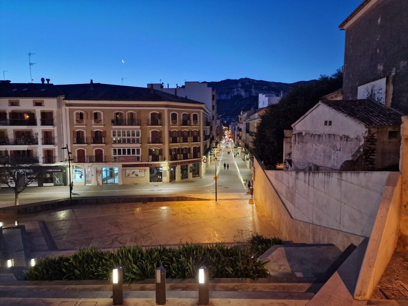 Centro de Dénia de noche