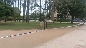 cerrado el acceso a la plaza jaume i por el viento