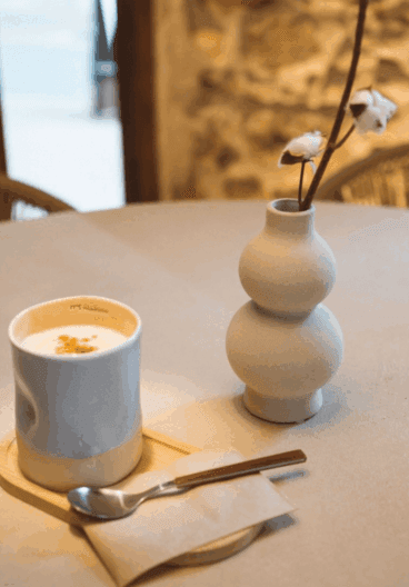 El café de D Origen que en Dénia se disfruta sin prisa ni ruido