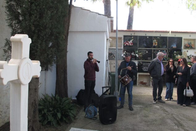 «Para que sus nombres no se borren»: Dénia rinde homenaje a los 49 republicanos fusilados en 1939 en el cementerio municipal 6 homenaje a los republicanos fusilados en denia 2