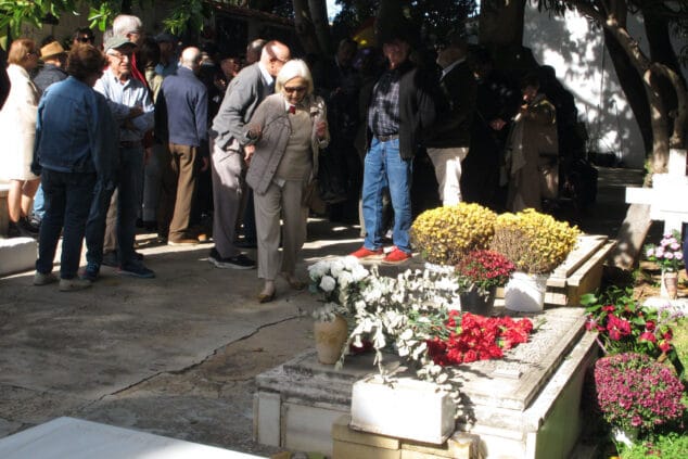 «Para que sus nombres no se borren»: Dénia rinde homenaje a los 49 republicanos fusilados en 1939 en el cementerio municipal 46 homenaje a los republicanos fusilados en denia 46