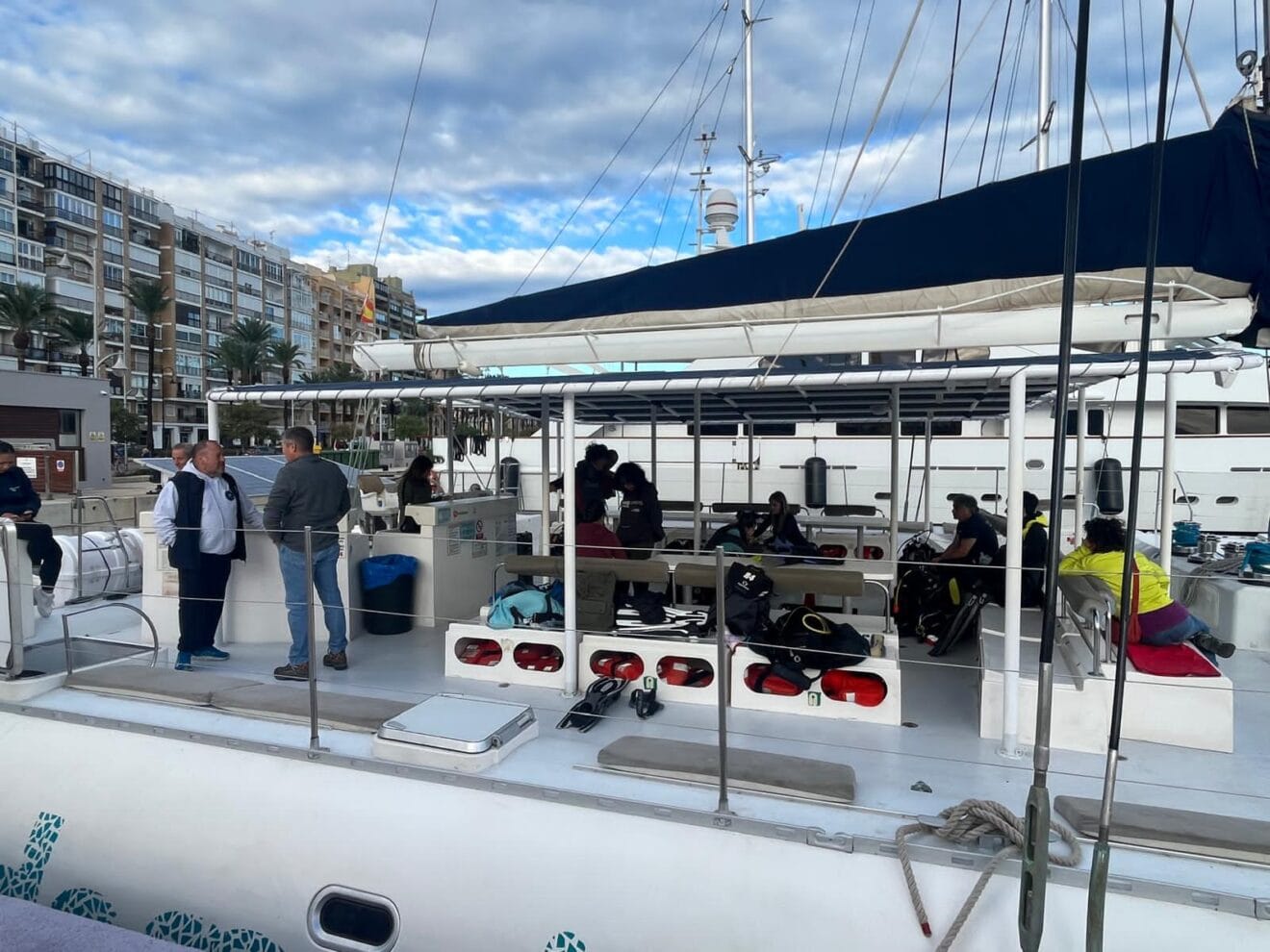 Jornada Barriendo mares en Dénia (17)