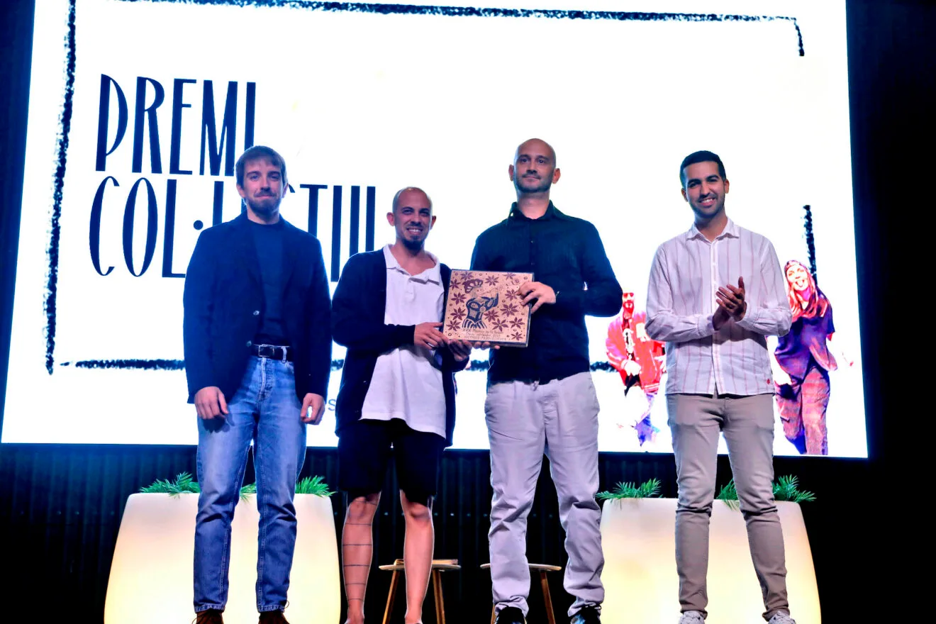 Inefable Producciones recogiendo el Premi de la Tardor