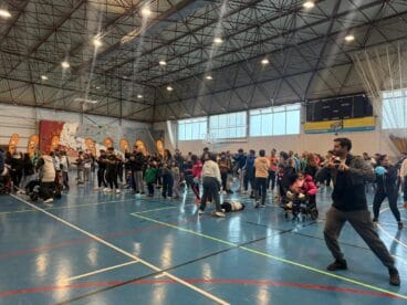 Participantes en el polideportivo de Dénia