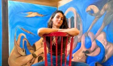 Sala Joves Art präsentiert die Ausstellung „Eine surreale Erkundung weiblicher Identität“ von Andrea Pidal