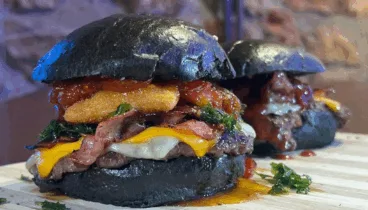 Tapas hamburguesas gourmet y cócteles en Vendetta Lounge Club Dénia