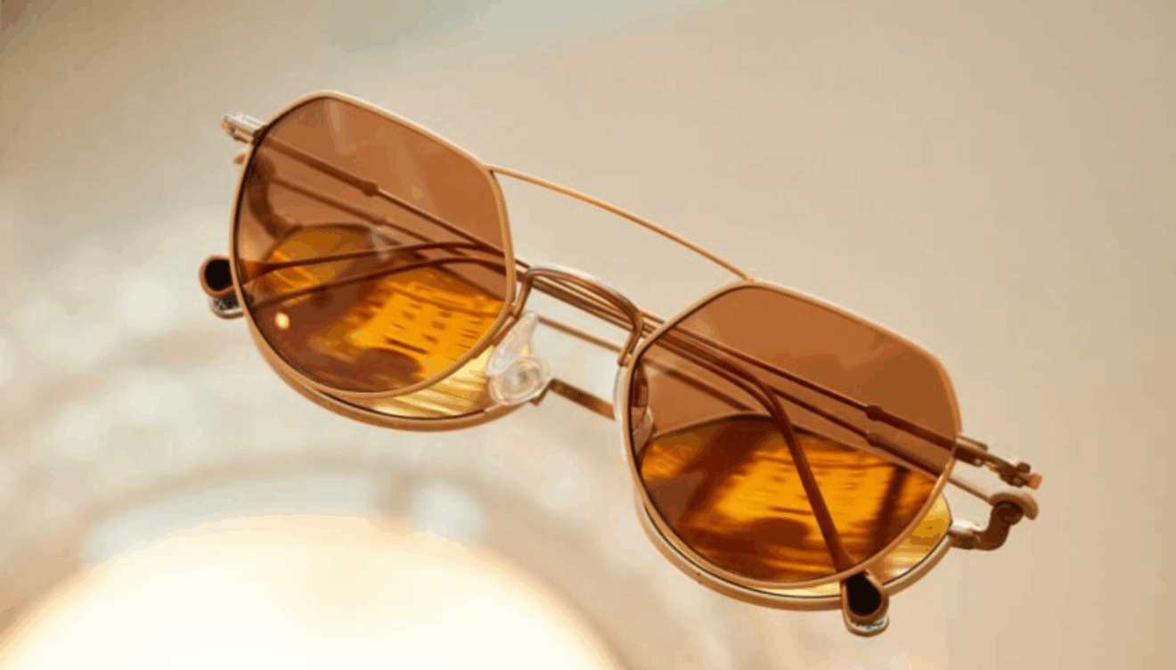 Viste y protege tus ojos en Óptica Romany