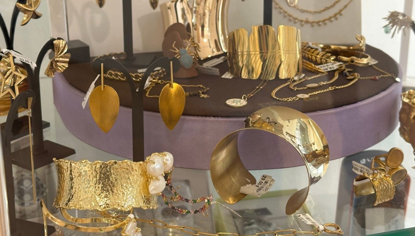 Accesorios de oro, tendencia estas Navidades
