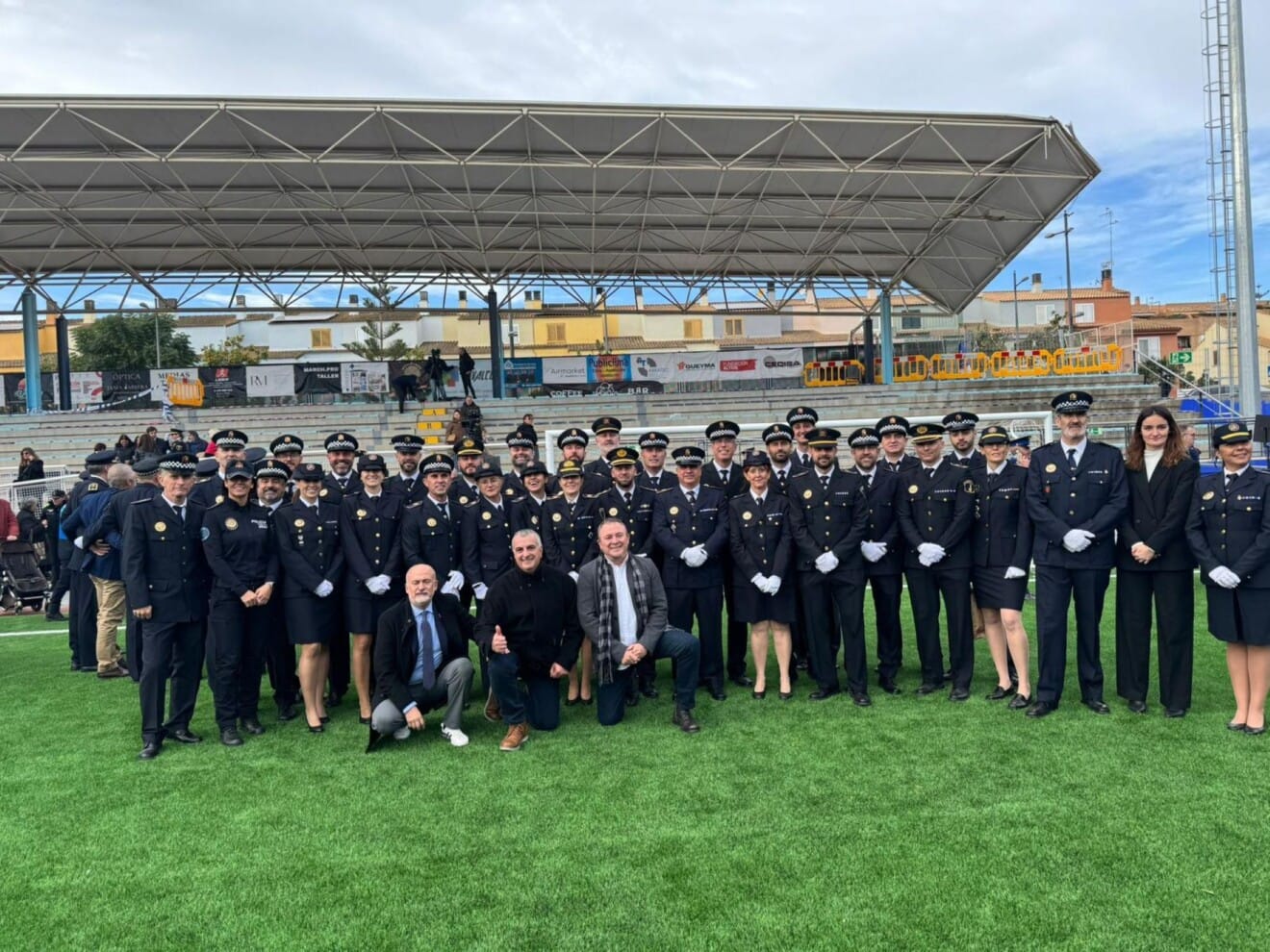 Agentes de la Policía Local de Dénia, condecorados por su ayuda y asistencia a la población