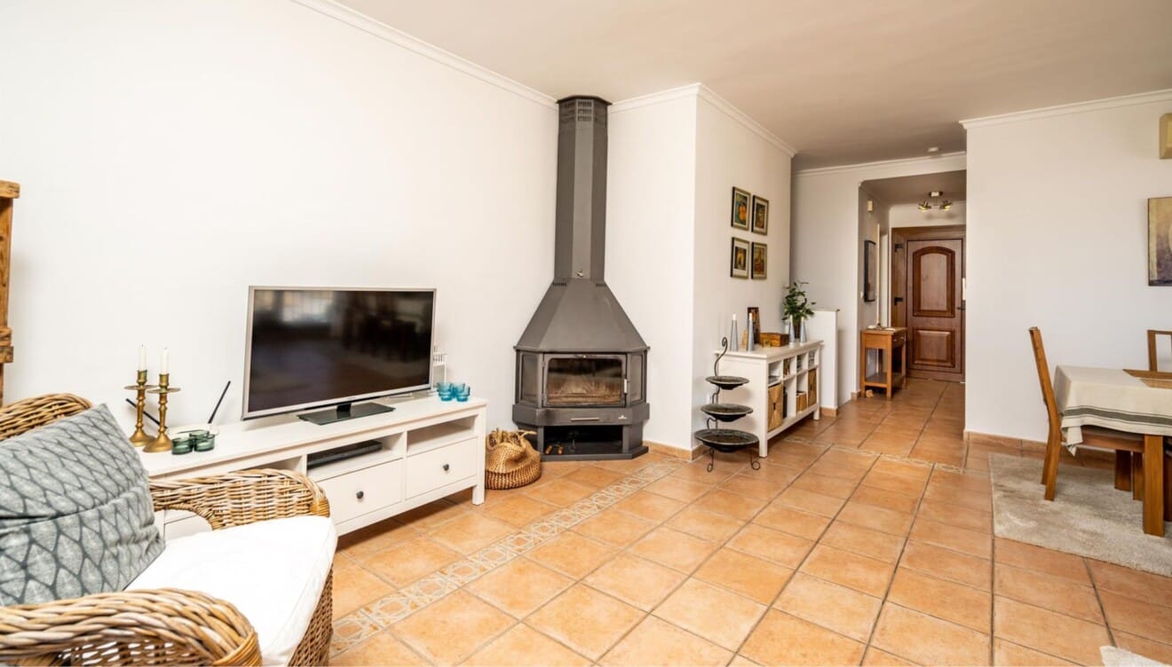 Alquiler en Denia con interiores funcionales y confort todo el año