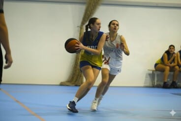 Andrea Montaner del Junior Femenino del Dénia Básquet ante el Oliva