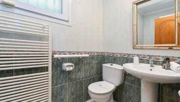 Aseo moderno con diseño funcional