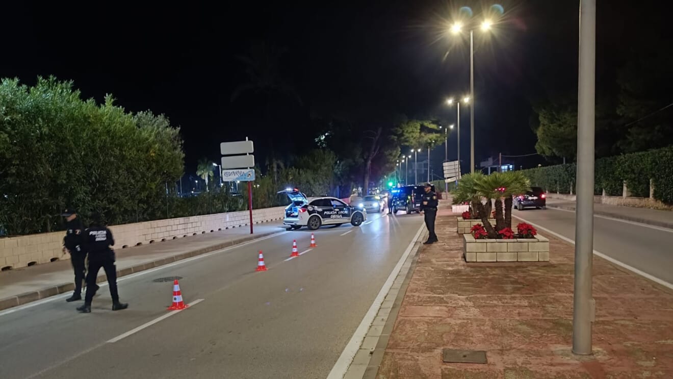 Control de la Policía Local de Dénia antes de la Navidad 2025