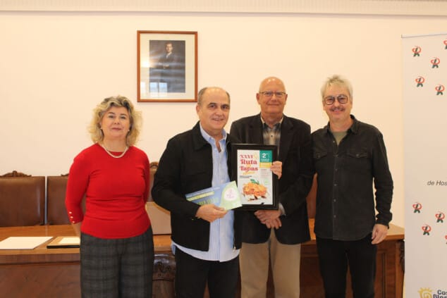 Dénia ya tiene ganadores de la XXVI Ruta de Tapas: estos son los premiados y sus tapas estrella 6 entrega de premios de la 26a ruta de tapas de denia 05