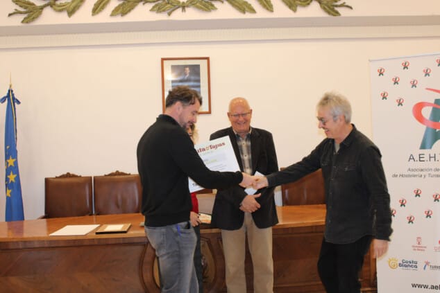 Dénia ya tiene ganadores de la XXVI Ruta de Tapas: estos son los premiados y sus tapas estrella 15 entrega de premios de la 26a ruta de tapas de denia 15