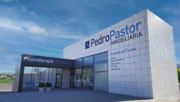 inmobiliaria en primera linea de playa en denia