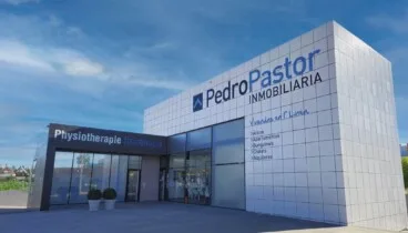 Inmobiliaria en primera línea de playa en Dénia