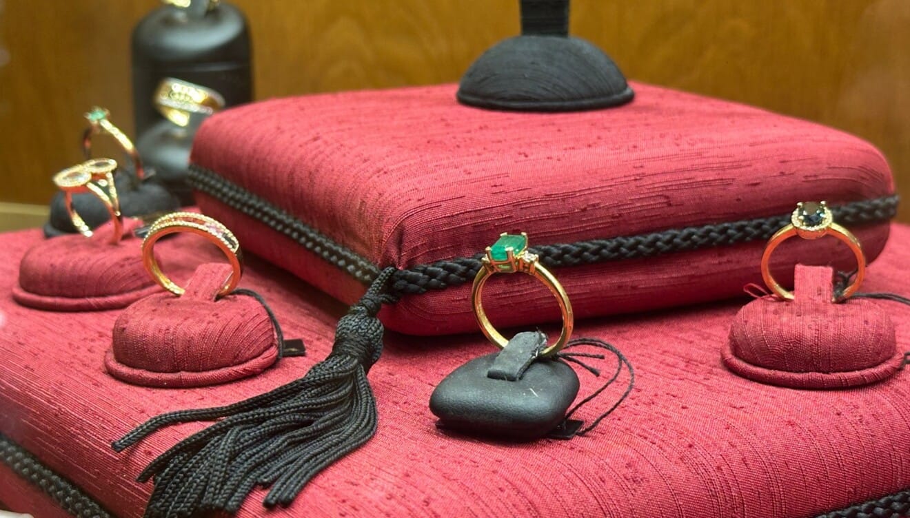 Joyas preciosas para regalar en Navidad en Joyería Bonilla