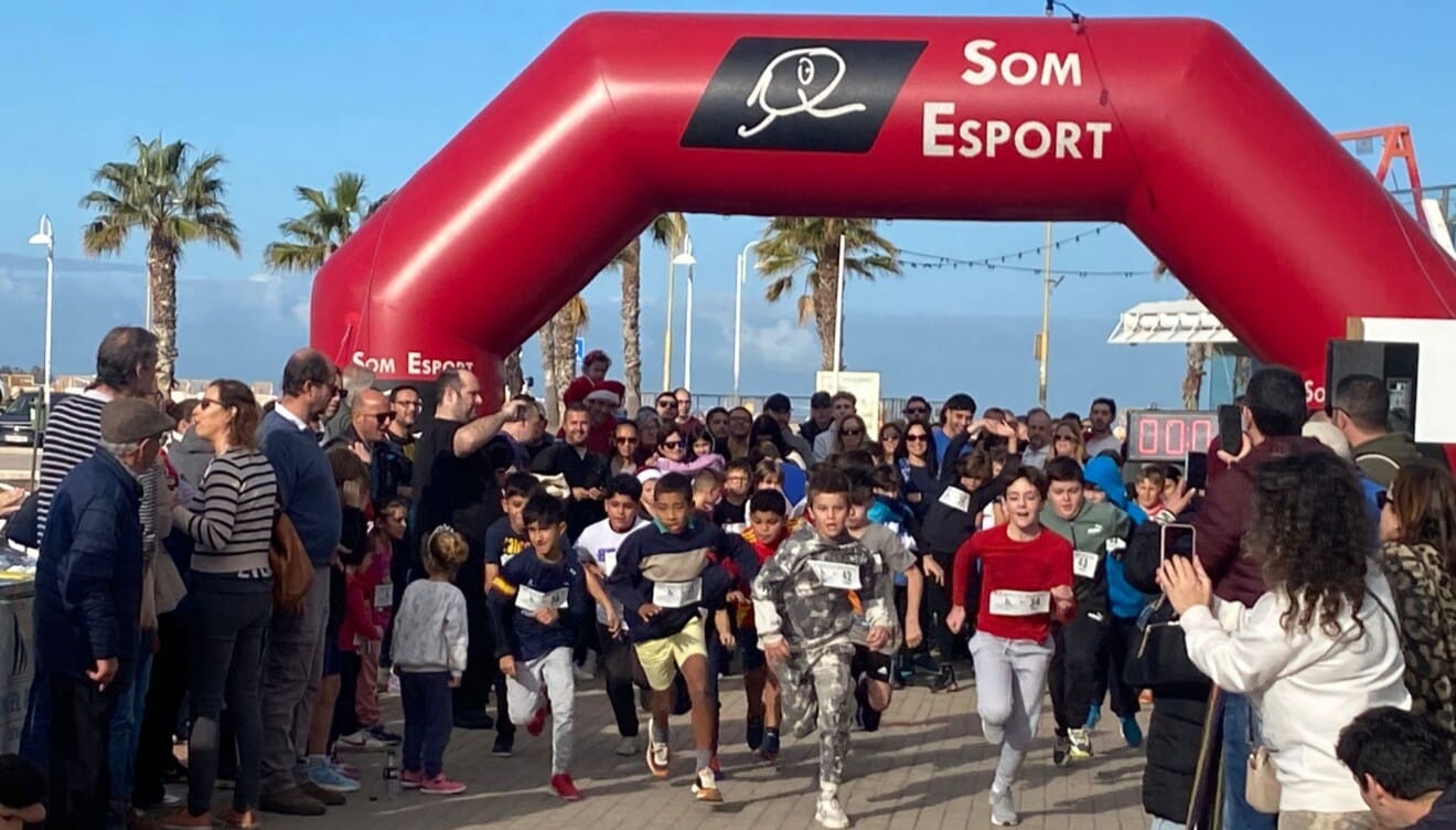 Marina El Portet acoge la VII Mini San Silvestre Dénia 2025