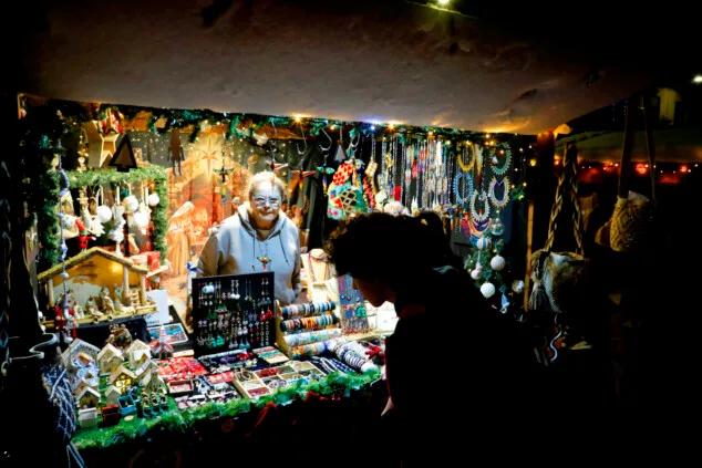 El Mercat de Nadal de Dénia arranca con novedades, pero aún hay detalles sin terminar 16 mercat de nadal de denia 2025 20
