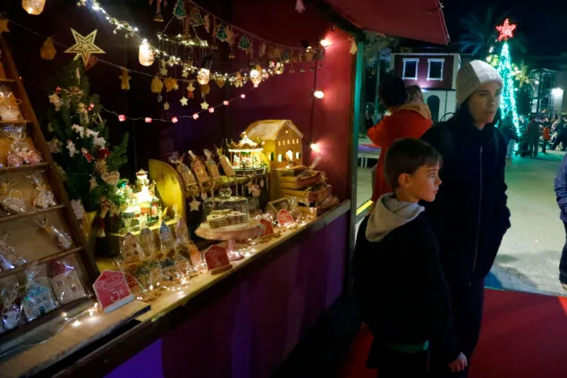 El Mercat de Nadal de Dénia arranca con novedades, pero aún hay detalles sin terminar 26 mercat de nadal de denia 2025 32