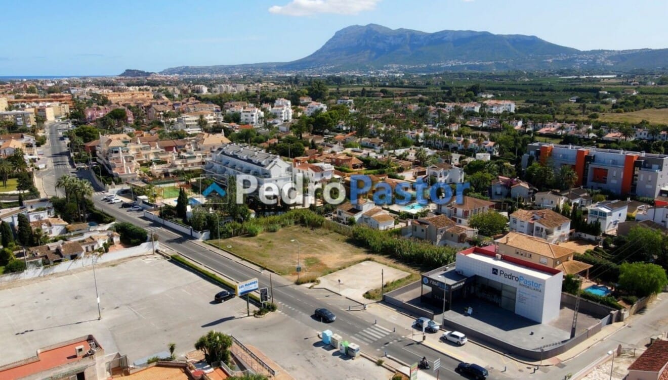 Pedro Pastor Inmobiliaria líder en venta de viviendas en la playa de Dénia