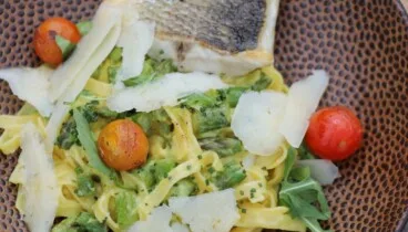 Platos internacionales con sabor mediterráneo en Dénia