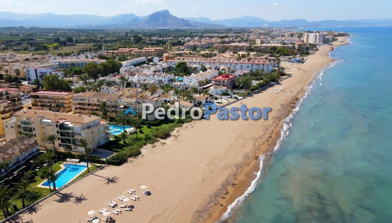 Viviendas exclusivas en primera línea de mar en Dénia con Pedro Pastor