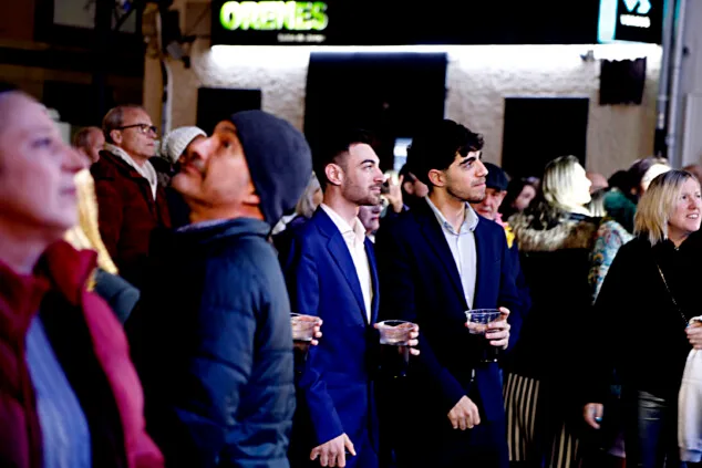 ambiente festivo en la nochevieja celebrada en la glorieta del pais valencia de denia 6