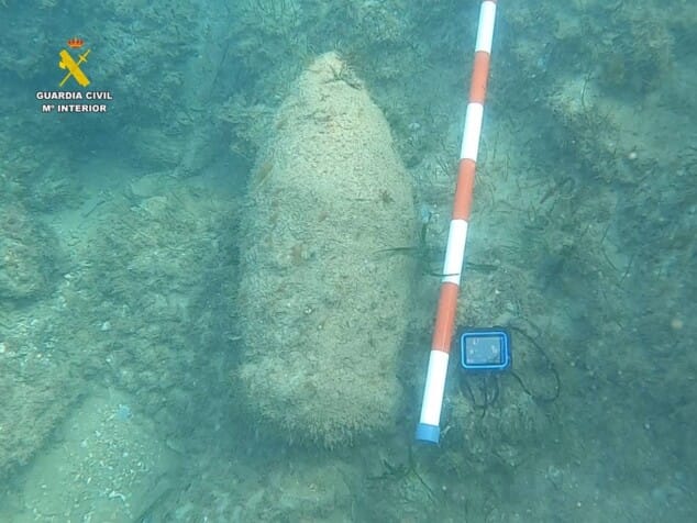 Imagen: Artefacto explosivo hallado en la playa de Dénia