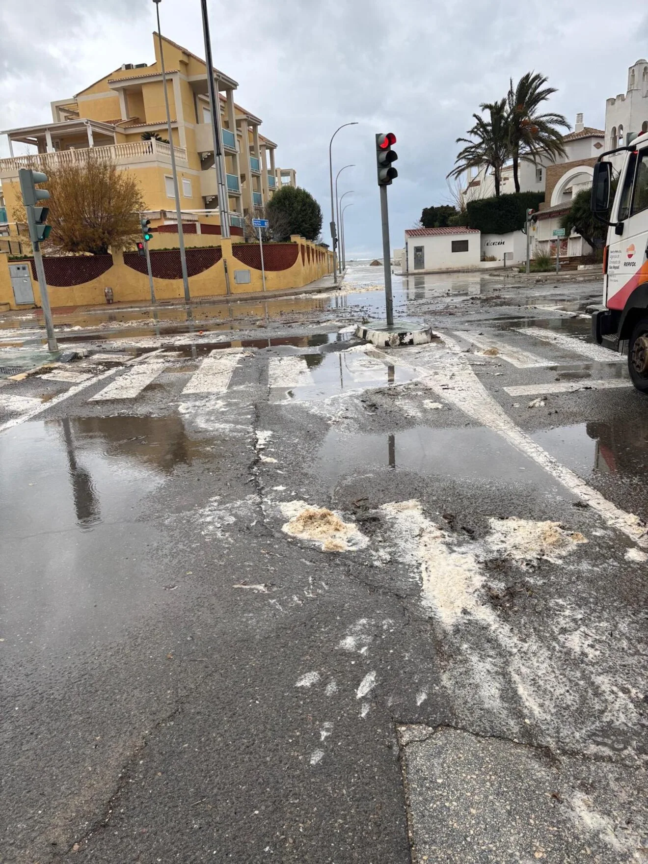 Así sufren el temporal las playas de Dénia 3