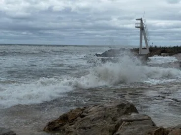 Así sufren el temporal las playas de Dénia 4