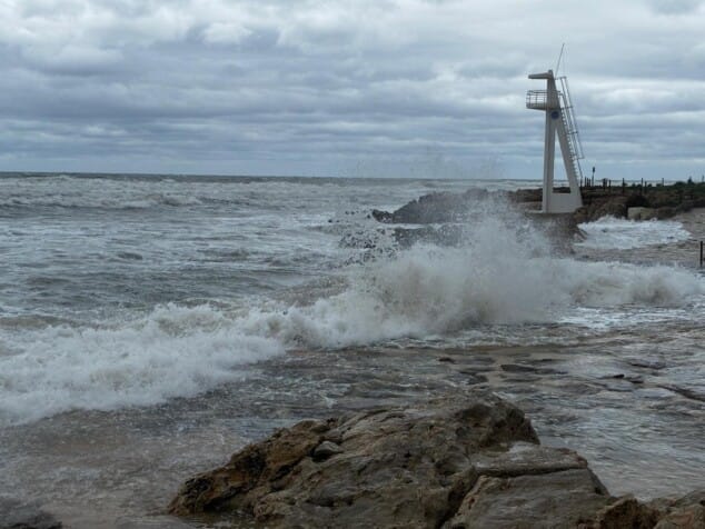 asi sufren el temporal las playas de denia 4