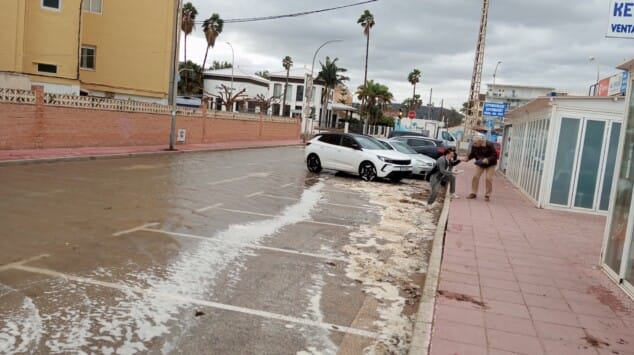 asi sufren el temporal las playas de denia 5