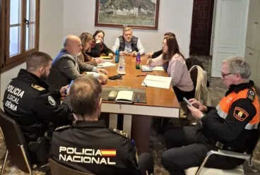 Dénia ordena la retirada de terrazas ante las fuertes rachas de viento 10 cecopal constituido en denia por el fuerte viento