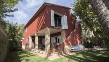 Gaudeix del Sol i la Brisa Marina en un Entorn Natural i Tranquil